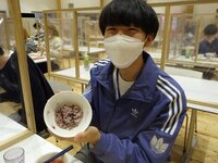 屋久島おおぞら高等学校の給食で振舞われた古代米